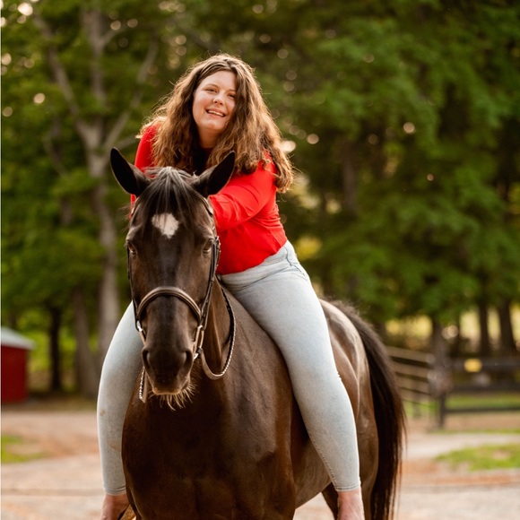 Meet your Posher, Caroline - Picture 1 of 1